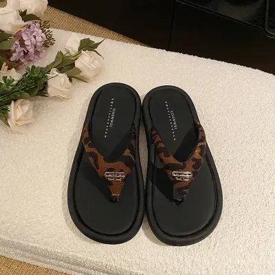SUMMER SOFT-SOLED BEACH SANDALS